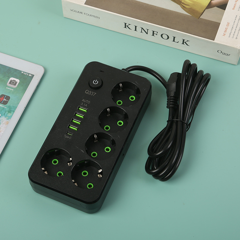 Enchufe de comercio exterior europeo enchufe ruso caja de color blanco y negro neutral 4USB + 1Type-C