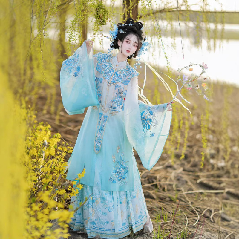 Camellia-Patterned Ming-Style Cloud-Shoulder Hanfu for Women, 2026 New Spring/Summer Original Design, Heavily Embroidered Horse-Face Skirt Set, Traditional Costume Camellia-Patterned Ming-Style Cloud-Shoulder Hanfu for Women, 2026 New Spring/Summer Original Design, Heavily Embroidered Horse-Face Skirt Set, Traditional Costume