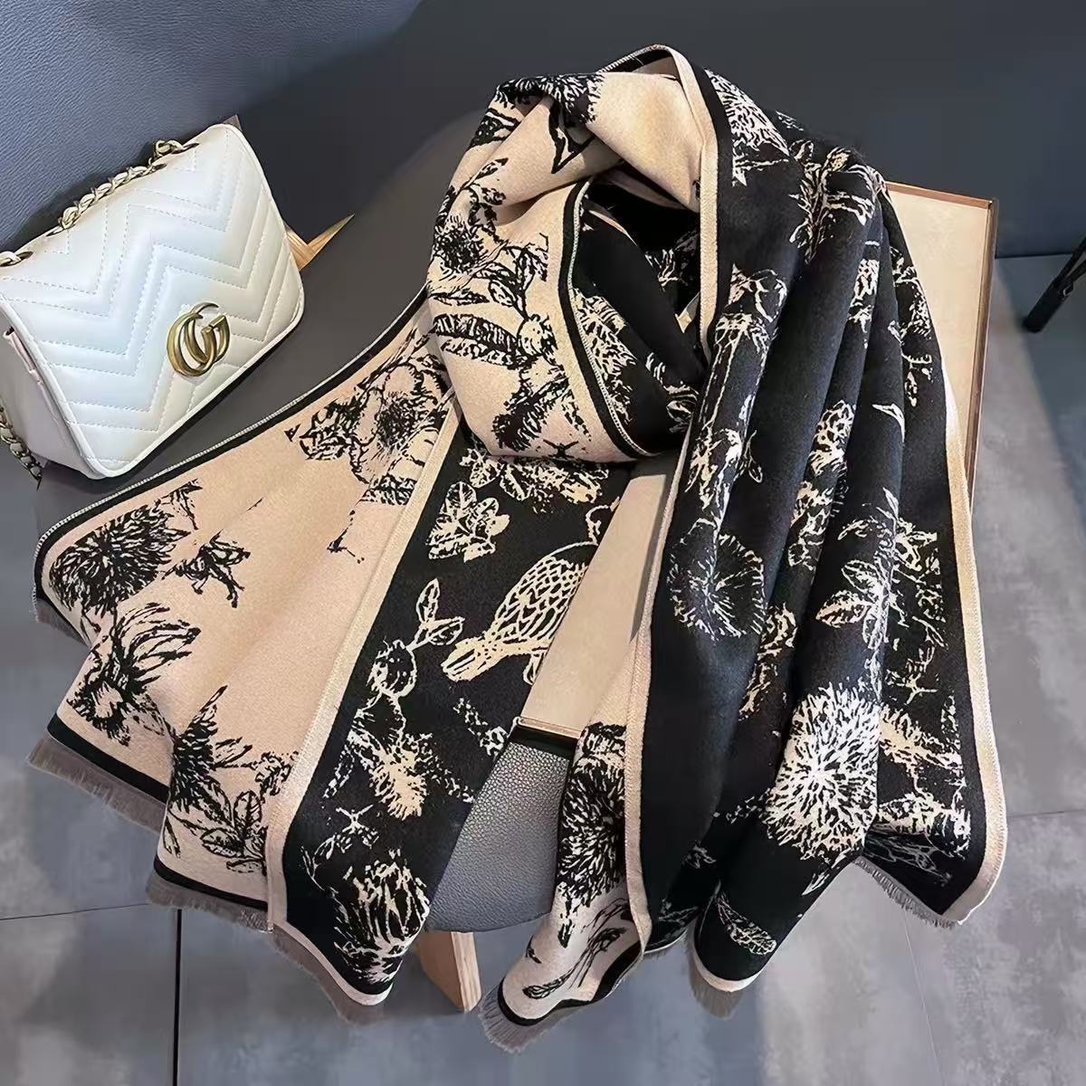 2026 New Jacquard Mountain and Water Pattern Faux Cashmere Scarf for Women, High-End European and American Cross-Border Trendy Thickened Shawl