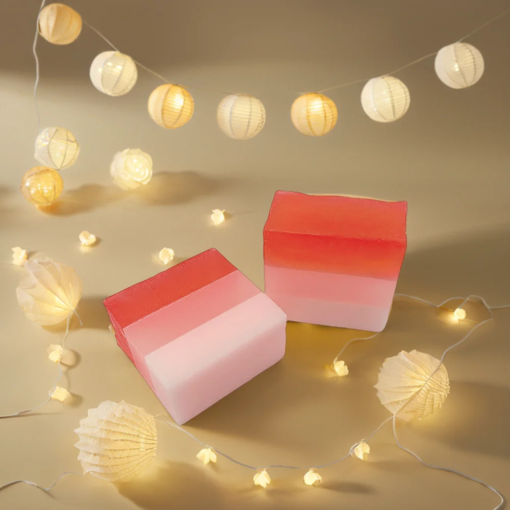 Color matching strawberry honey goat milk handmade soap hand gift bath soap soap soap Shampoo fragrance soap