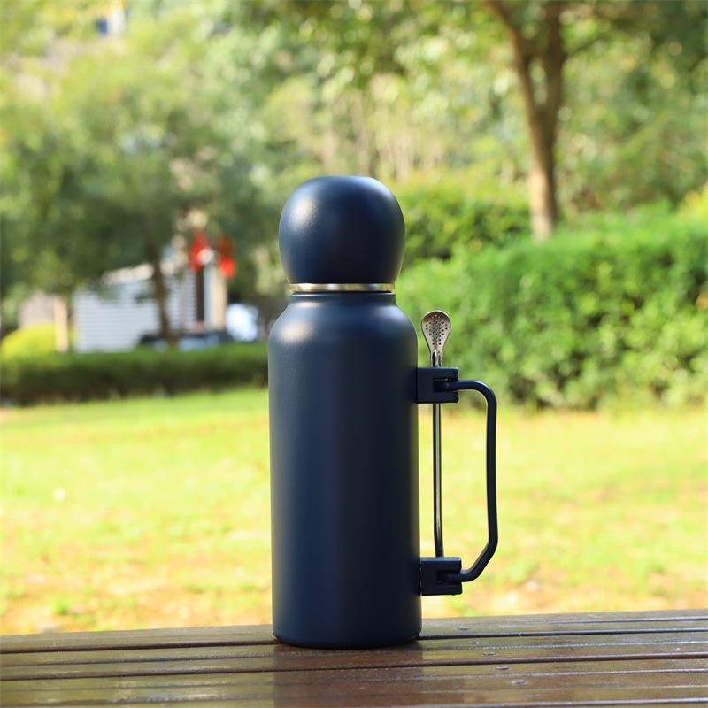Taza de fútbol de doble vacío de alta capacidad deportivo hervidor de agua 304 taza de acero inoxidable al aire libre portátil hervidor de agua