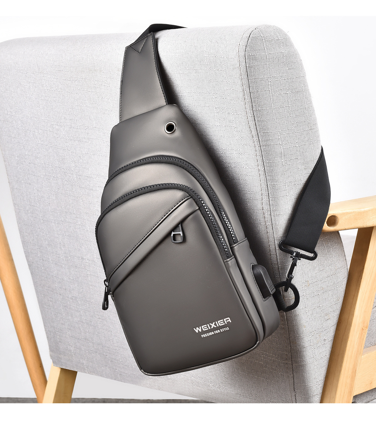 Men's Chest Bag With Usb Charging Large Capacity Shoulder Pack_voghion.com