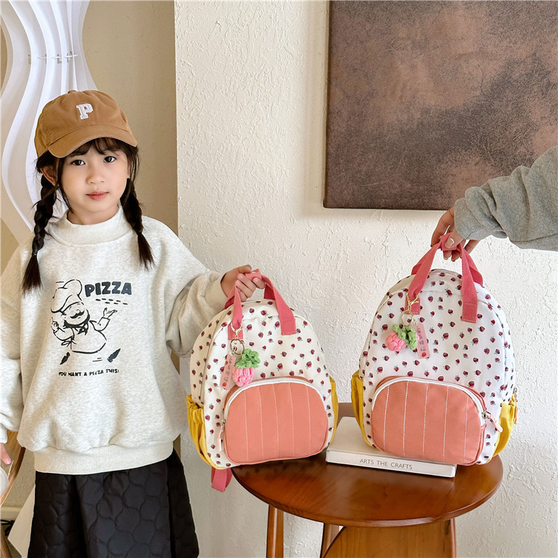 Cross-Border New Style Strawberry Print Backpack, Versatile Casual Lightweight Canvas Kindergarten School Bag, Children's Backpack