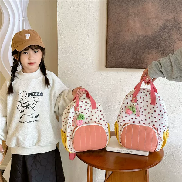 Cross-Border New Style Strawberry Print Backpack, Versatile Casual Lightweight Canvas Kindergarten School Bag, Children's Backpack