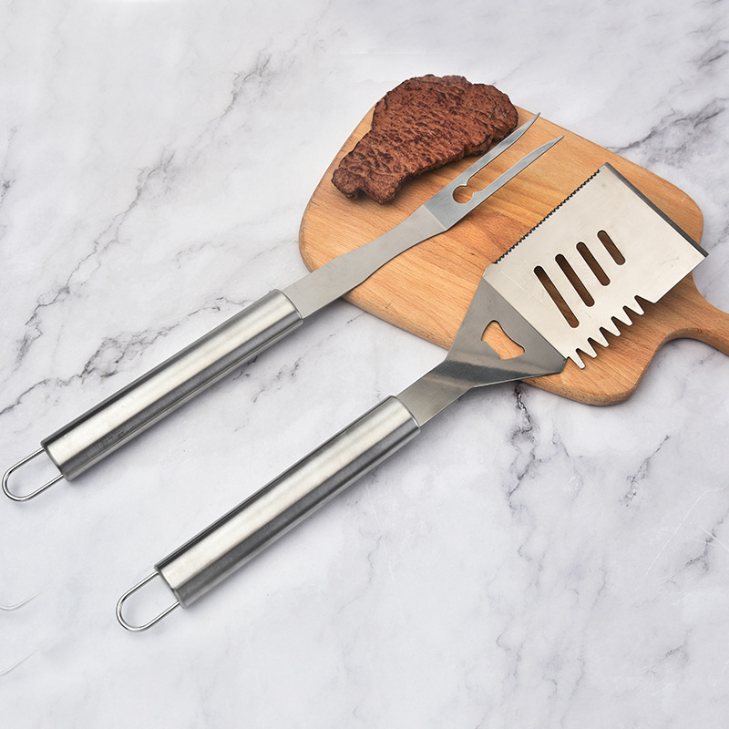 Fábrica directa de parrilla de acero inoxidable pala y horquilla combinación de abrazadera de tres piezas BBQ camping al aire libre parrilla de comida familiar