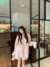 慵懒松弛感套装宽松粉色刺绣长袖衬衫女夏季休闲裤阔腿短裤两件套