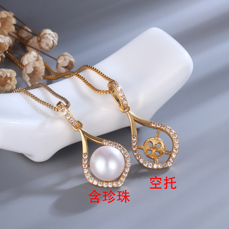 fashionable pendant from pearl drop-shaped