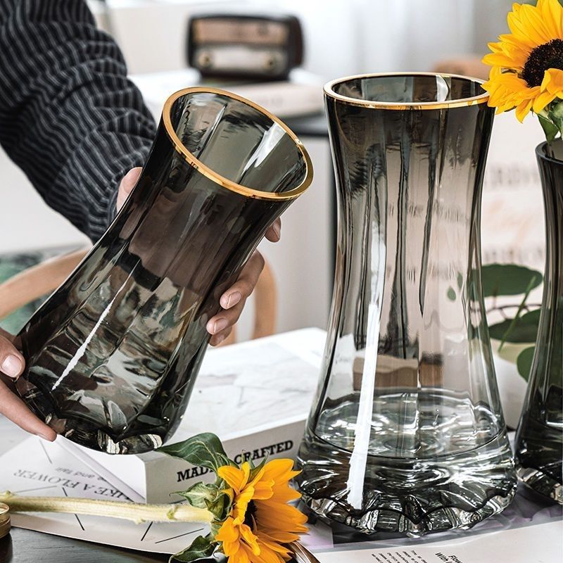 Nordic Light Luxury Glass Vase Simple Triangular Vase High-End Living Room Dining Table Flower Vase Decorative Ornaments Nordic Light Luxury Glass Vase Simple Triangular Vase High-End Living Room Dining Table Flower Vase Decorative Ornaments