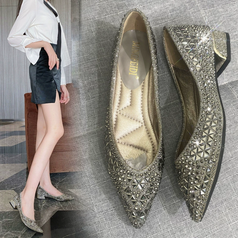 Женские одиночные туфли на толстом каблуке осенью 2023 г. Новые с острым носком и мелким горлом, модная мягкая подошва, женская обувь больших размеров 41-43