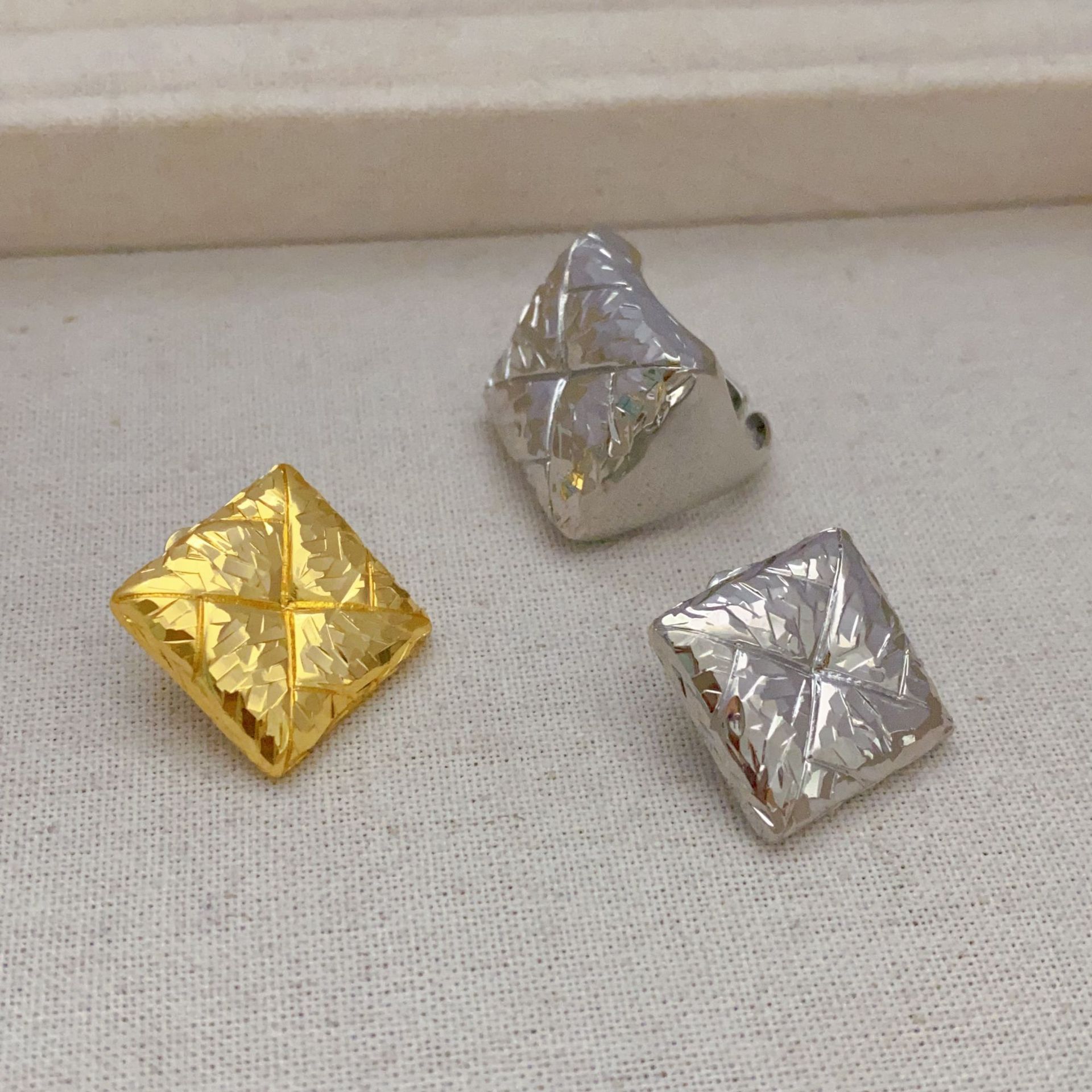 Fashionable square copper earrings