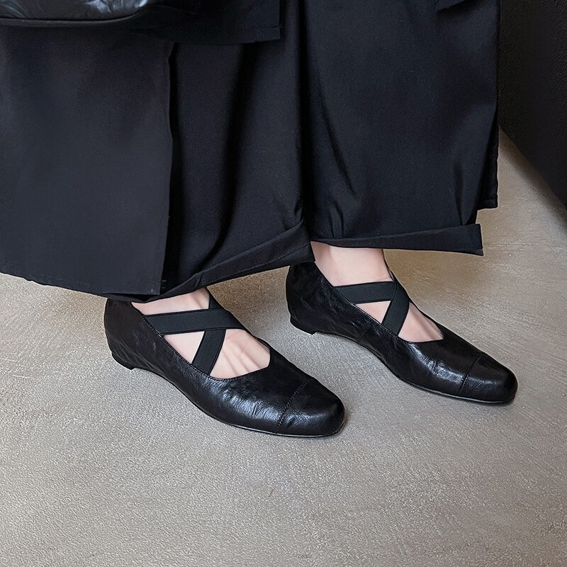 French Round Toe Pleated Shoes Spring and Summer Soft Sheepskin Cross Buckle Mid-Heel Women's Shoes with Inner Heightening Mary Jane Shoes for Women