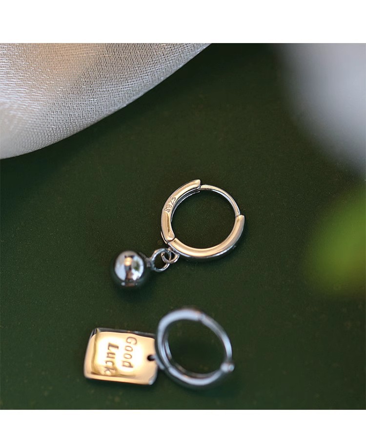 Minimalist Sunrise Letter Hoop Earrings Asymmetrical Gold Style_voghion.com