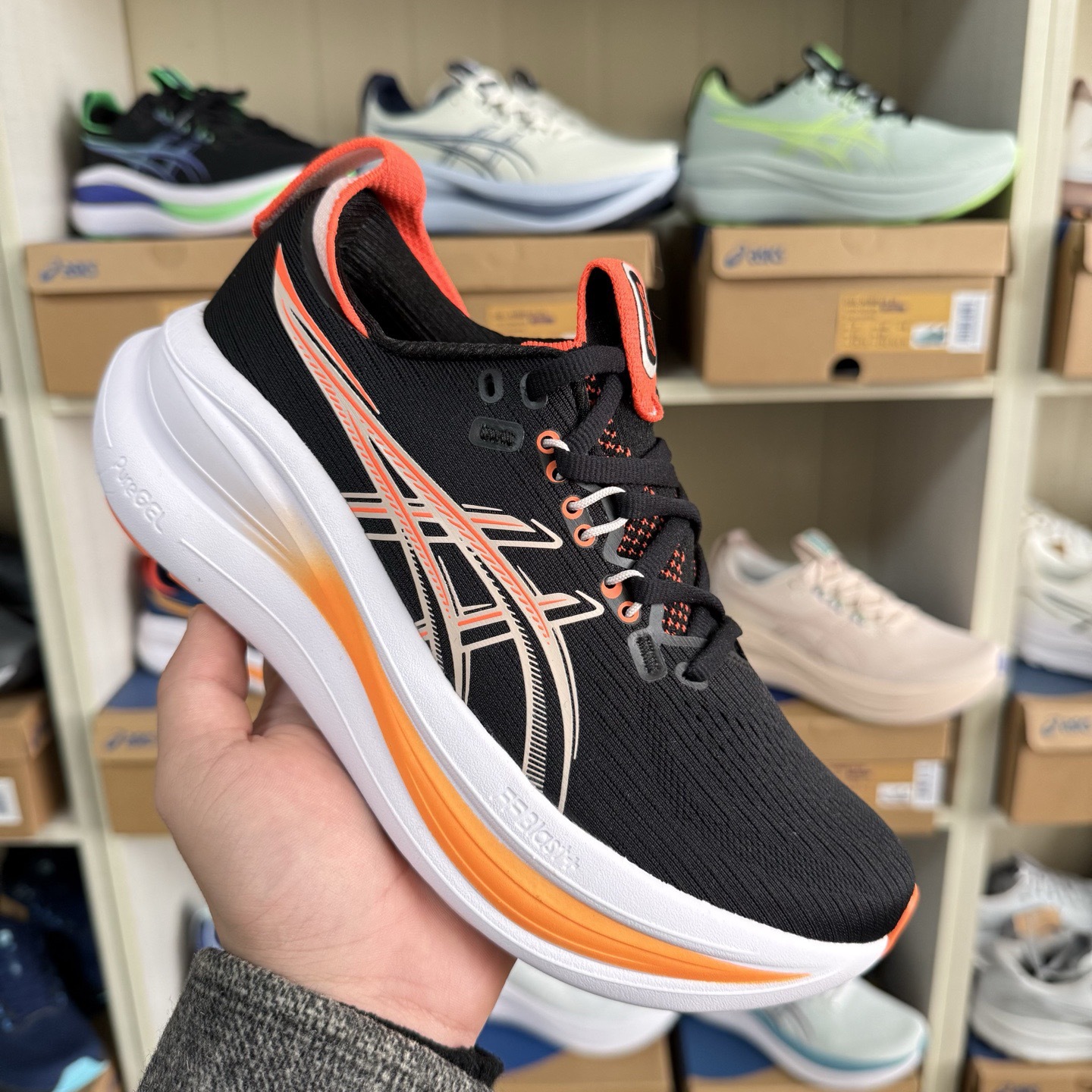 28세대 - 블랙 & 오렌지 여성화