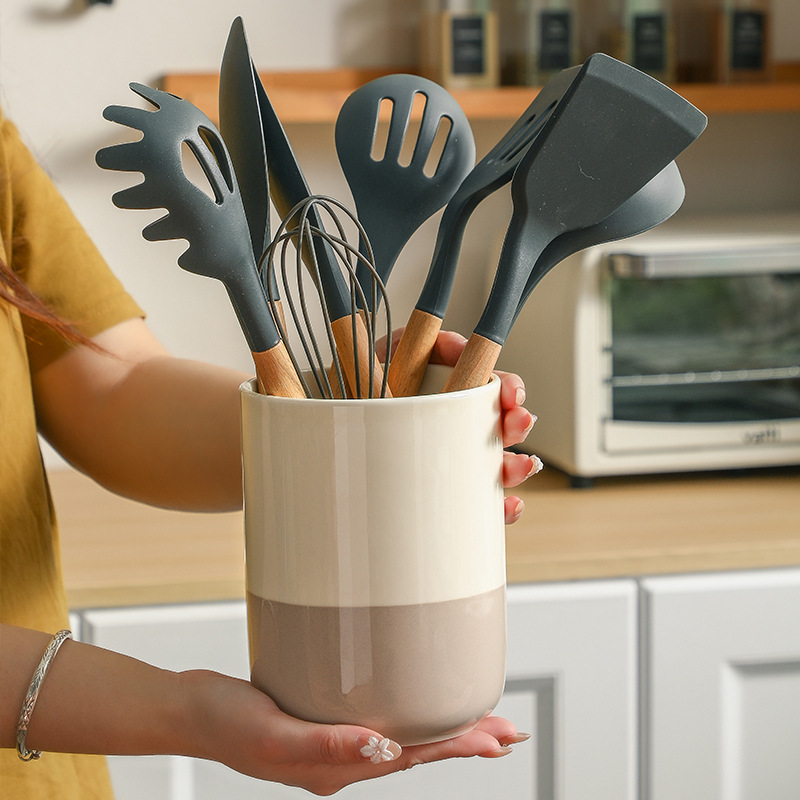 Utensilios de cocina domésticos, espátula, cuchara, caja de almacenamiento, tubo de almacenamiento de cocina de cerámica, cuchillo, tenedor, cuchara, cubo de almacenamiento de vajilla, tubo de palillos, jaula de palillos