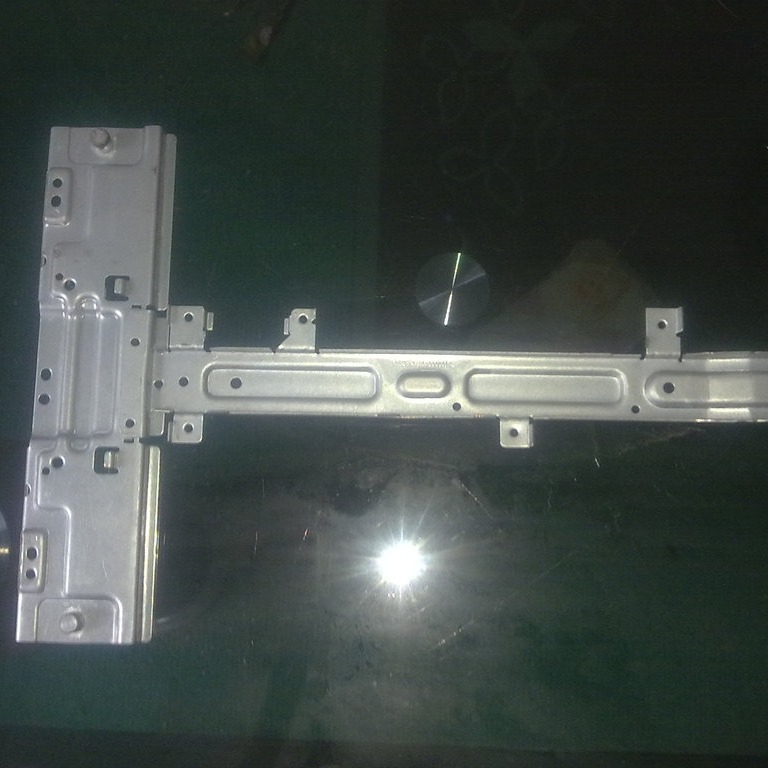 厦门冲压 五金冲压 支架 铆接加工