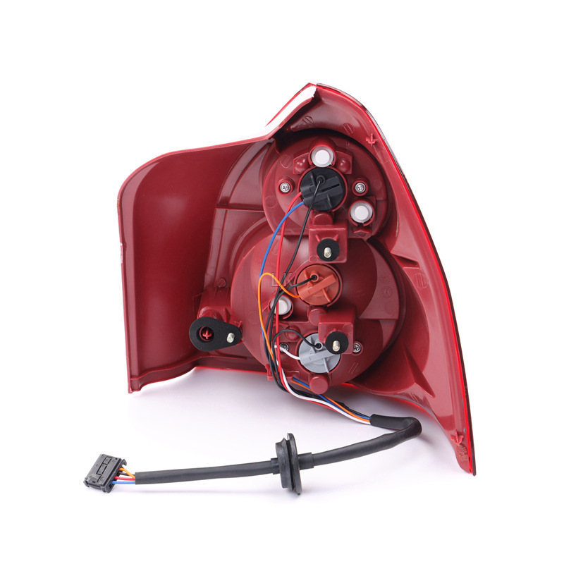 Applicable to 08-17 Dongfeng Citroen Elysee rear tail lamp assembly rear headlight left and right reversing lamp tail lamp shade