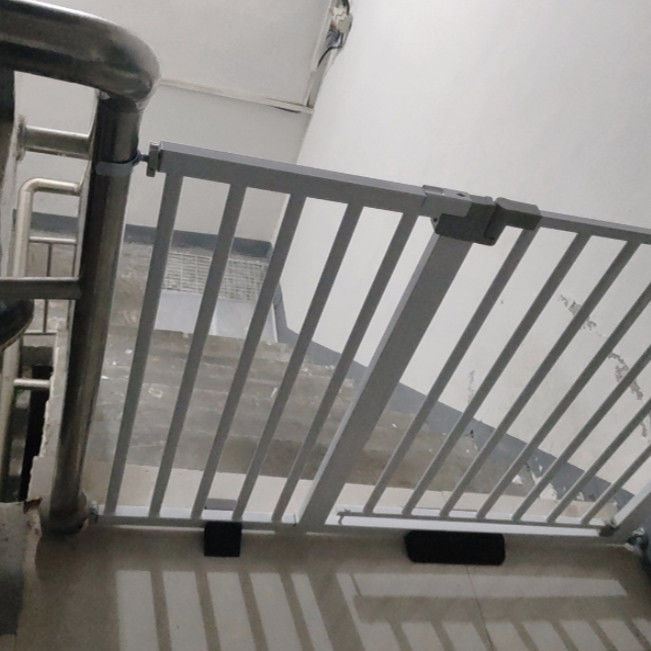 Children's Gate Safety Gate Pet Isolation Fence Home Stairway Guardrail Baby One Piece Cross-Border