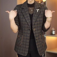 高品質の中年のお母さんのスーツのコートの女性の2024の爆発的なファッションの洋風の通勤の百合の気質は年齢を減らします上着