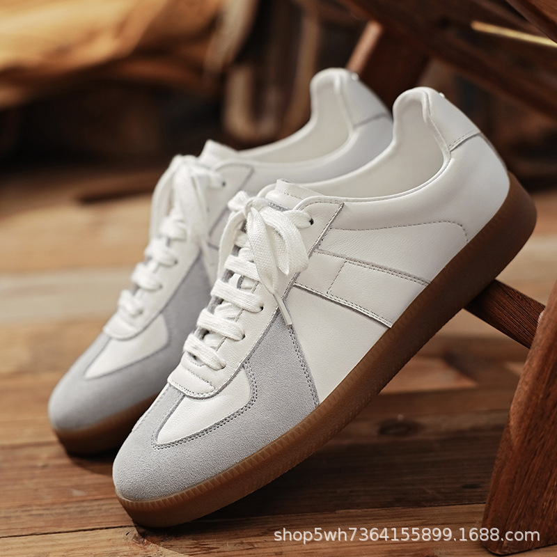 The first layer of leather training shoes men's low-top plate shoes casual shoes fashion lightweight white shoes American vintage sneaker The first layer of leather training shoes men's low-top plate shoes casual shoes fashion lightweight white shoes American vintage sneaker