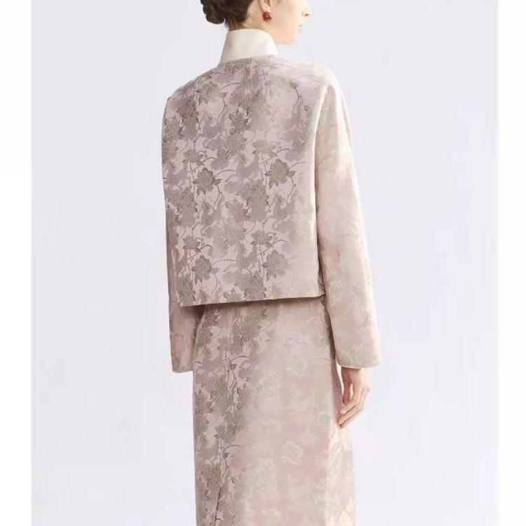 朗家提花设计感国风2025秋新款气质新中式粉色高级感短外套女|undefined