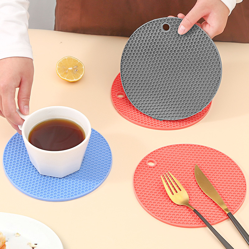 Fabricante de posavasos spot estilo nórdico cocina para el hogar silicona almohadilla de aislamiento térmico redondo al por mayor taza de té gruesa almohadilla de mesa