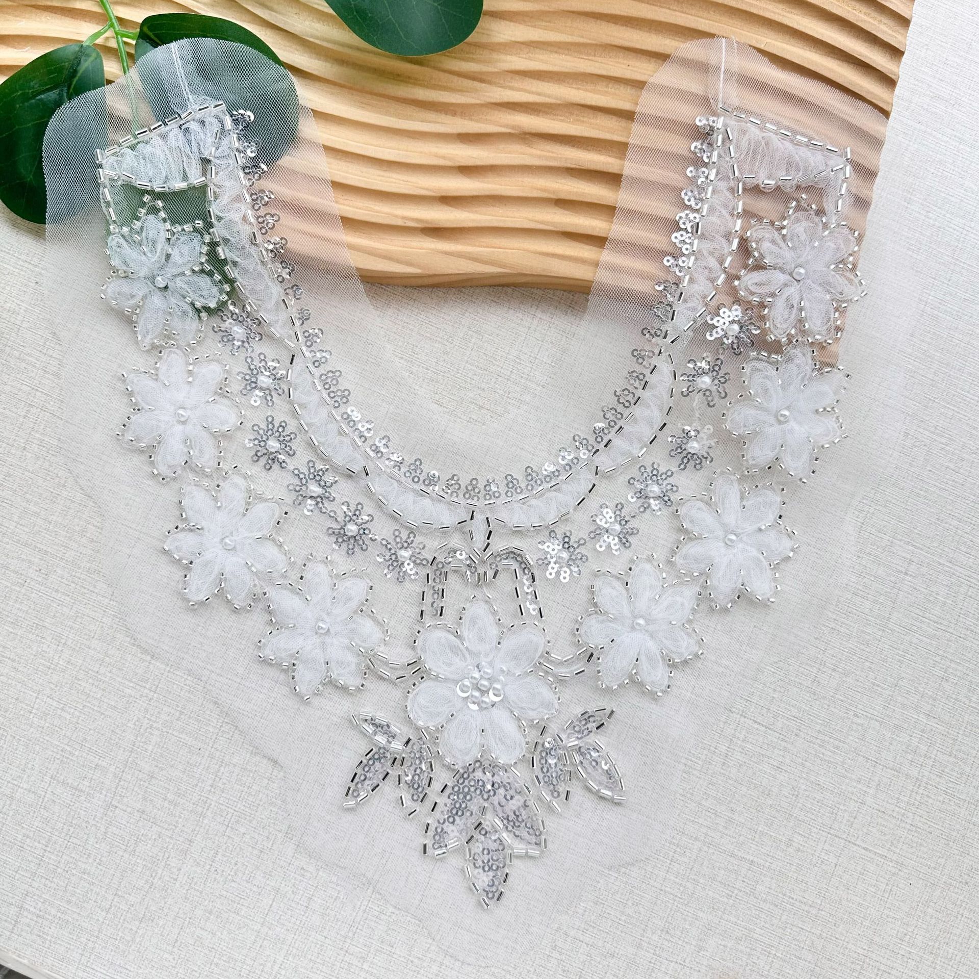 Hangzhou en línea explosión blanca U-cuello cuello cuello de esquinilla decoración con ropa vestido suéter de punto image 5