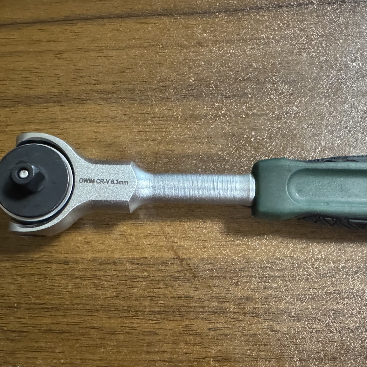 1/4可旋转铝合金棘轮板手