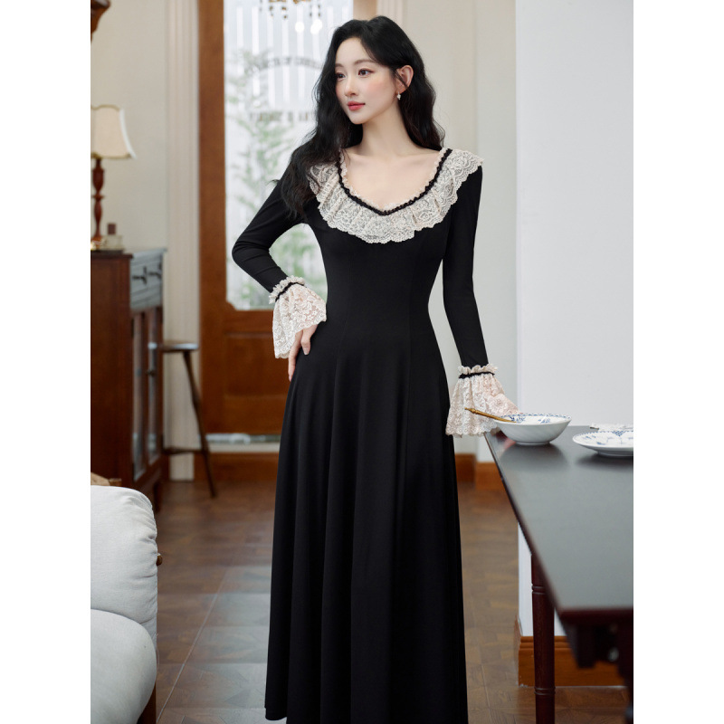 实拍法式田园黑色喇叭长袖通勤显瘦长裙子2025冬季针织打底连衣裙