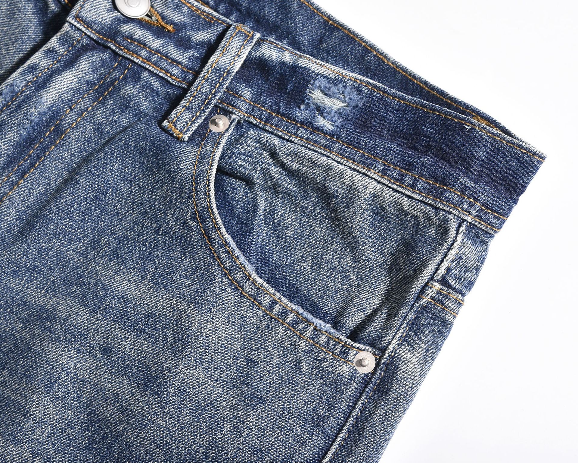 Herrenbekleidung High Street gewaschene, lockere, weit geschnittene ERD-Jeans im gleichen Stil mit ausgestelltem Bein_voghion.com