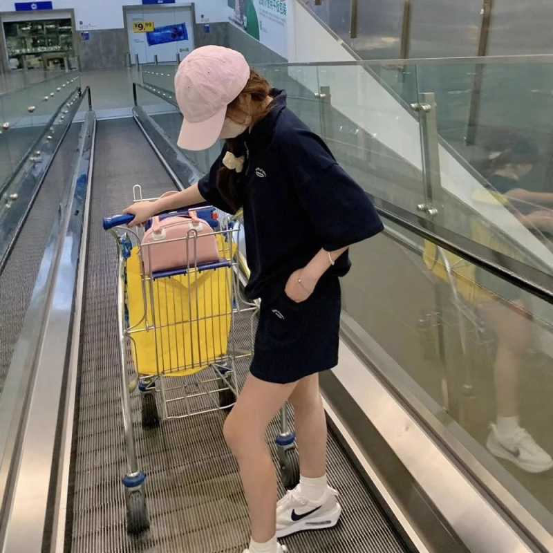 ファッションカジュアルスポーツスーツ女性 2025 夏韓国スタイルルーズ学生ランニング半袖ショーツツーピーススーツ|undefined