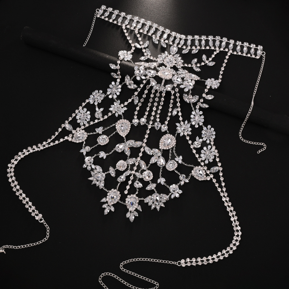 Europa y los Estados Unidos de la nueva cadena de pecho de diamante en forma de flor sexy baile de lujo colgar accesorios de cadena de cuerpo femenino