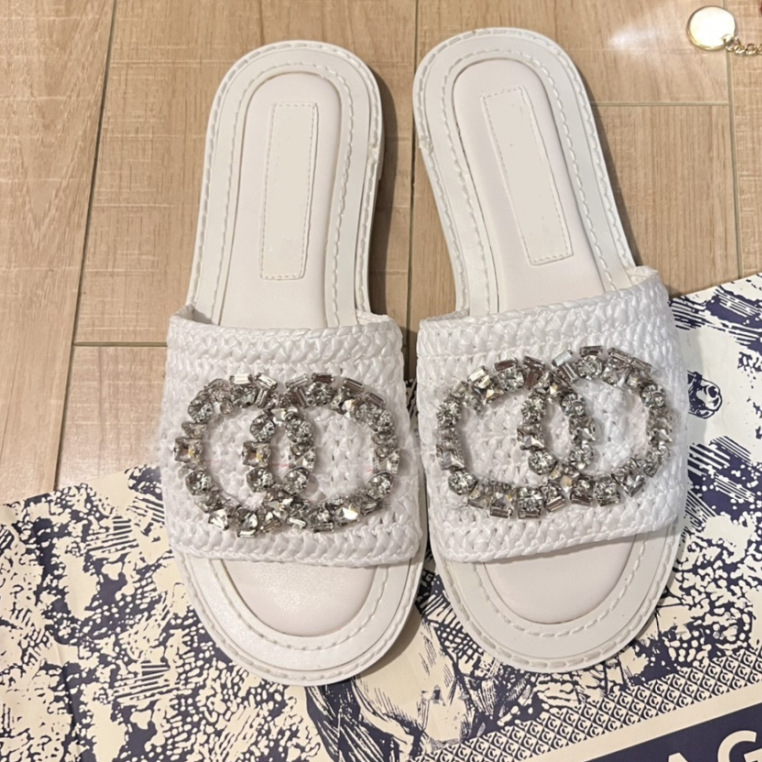 高バージョンの夏の新型の茶色のエンボスのフラットスリッパの女性の本革のファッションの外は丸い頭の1字の牛革を着て涼しいです。|undefined