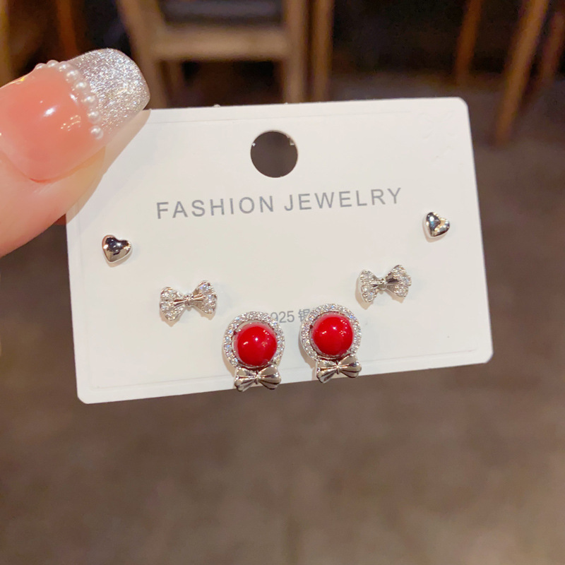 S925 aguja de plata micro incrustaciones de circón pendientes cortos pendientes de pelo corto japonés y coreano elegante todo-fósforo simple conjunto de tres piezas pendientes para las mujeres