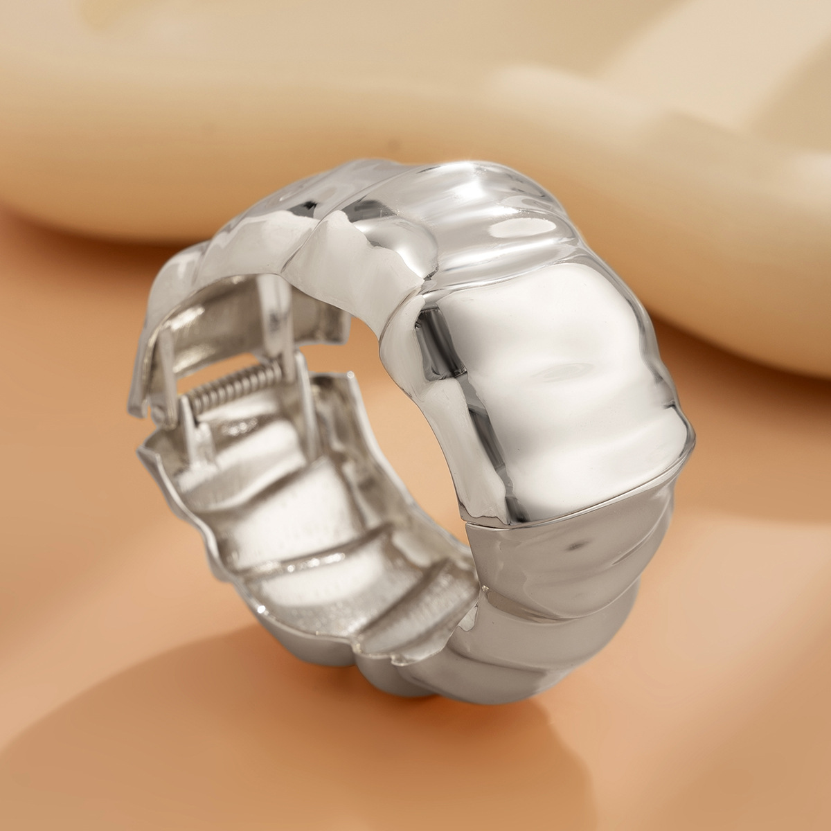 Retro Exaggerated Geometric Alloy Bangles Wholesale display picture 13
