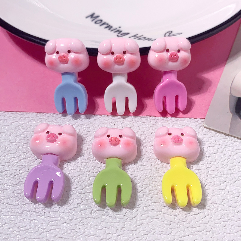 Nuevos dibujos animados juguete de cerdo tenedor DIY accesorios de resina pegamento de crema caja de teléfono móvil adornamiento de cabello cuerda de cabeza parche de hebilla de zapatos