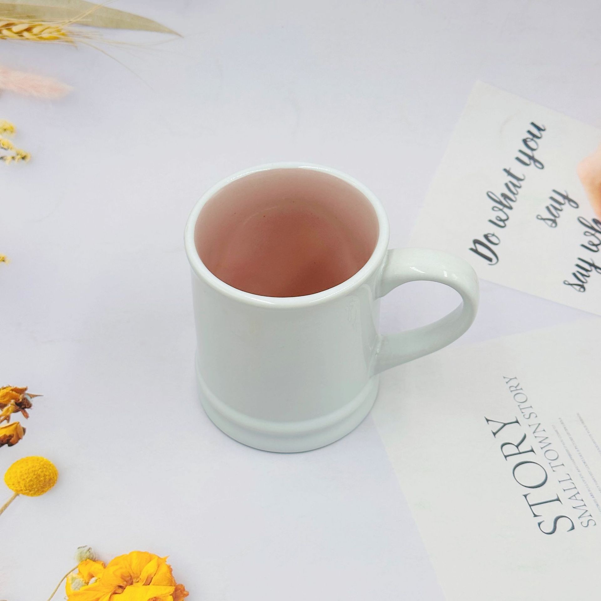Taza de café bicolor transfronteriza fuente de fábrica personalizada logotipo día de la madre taza de regalo creativa simple taza de café de cerámica