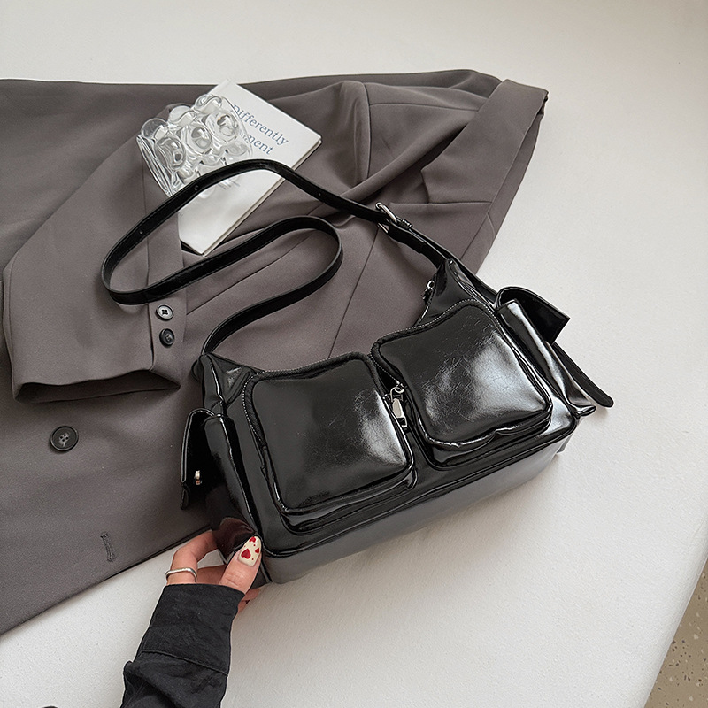 Bolso retro de tendencia transfronteriza para mujeres 2025, nuevo nicho de bolso de locomotiva universal, mochila de textura de alta calidad