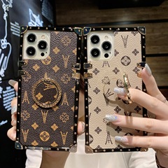 iPhone17対応の海外有名ブランド、ヨーロッパとアメリカの定番レザー調スマホケース、Apple 16、Samsung S25U対応のトレンドブランド角型ケース