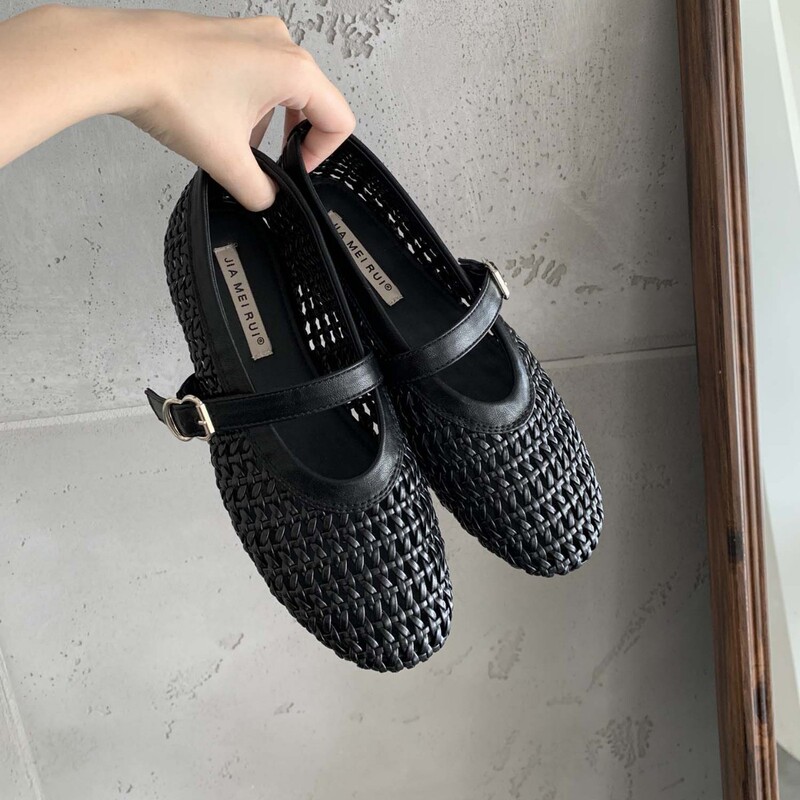 Vintage Chanel-Style Hollow Woven Mary Jane Flat Clogs 2025 Summer New Round-Toe Versatile Sandals Vintage Chanel-Style Hollow Woven Mary Jane Flat Clogs 2025 Summer New Round-Toe Versatile Sandals