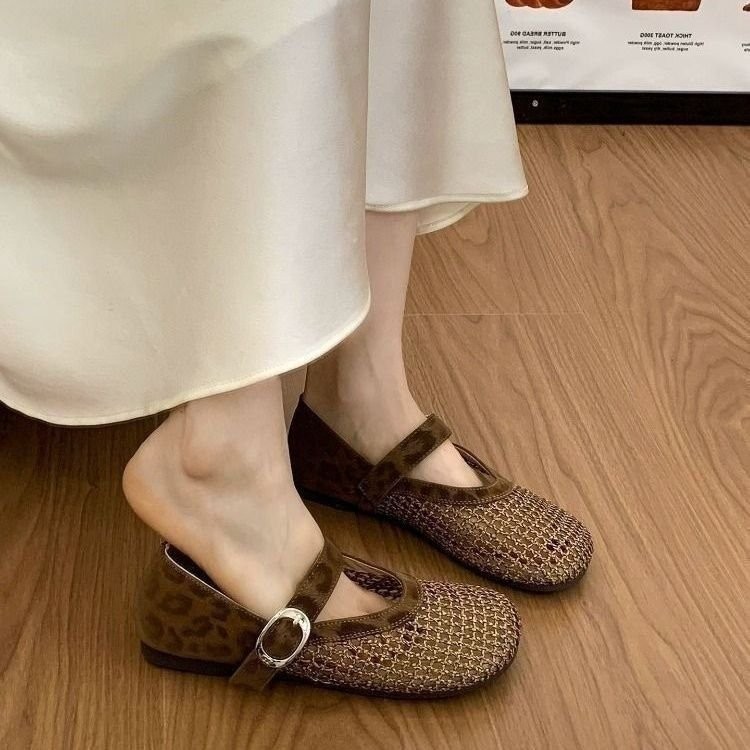 Zapatos Mary Zhen mujeres sandalias respirables huecas verano 2026 nuevos zapatos de mujer de suela gruesa zapatos de malla delgados