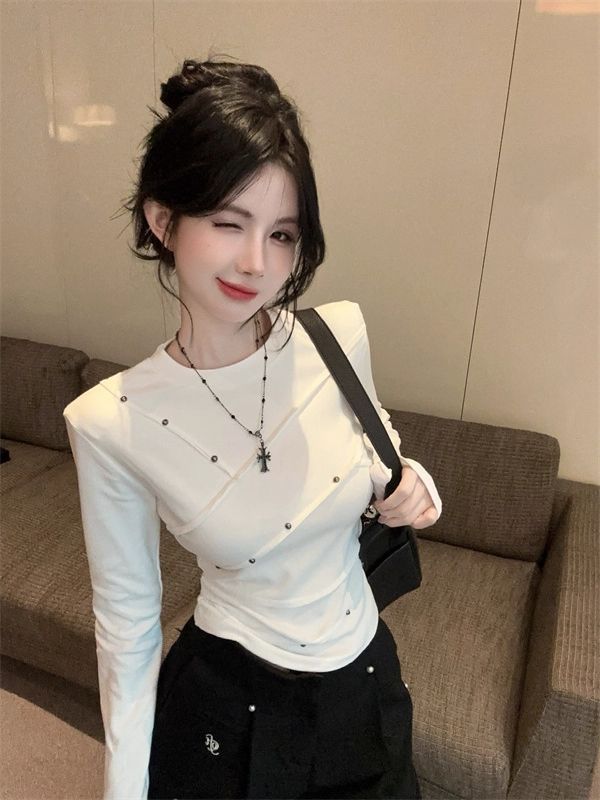 美式铆钉长袖t恤女秋冬新款纯欲辣妹短款垫肩上衣修身显瘦打底衫|undefined