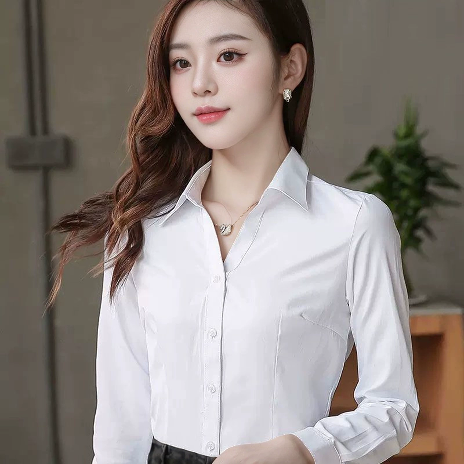 Женская рубашка с V-образным вырезом в корейском стиле, профессиональная, повседневная, больших размеров, с длинным рукавом, белая, для офиса и работы.