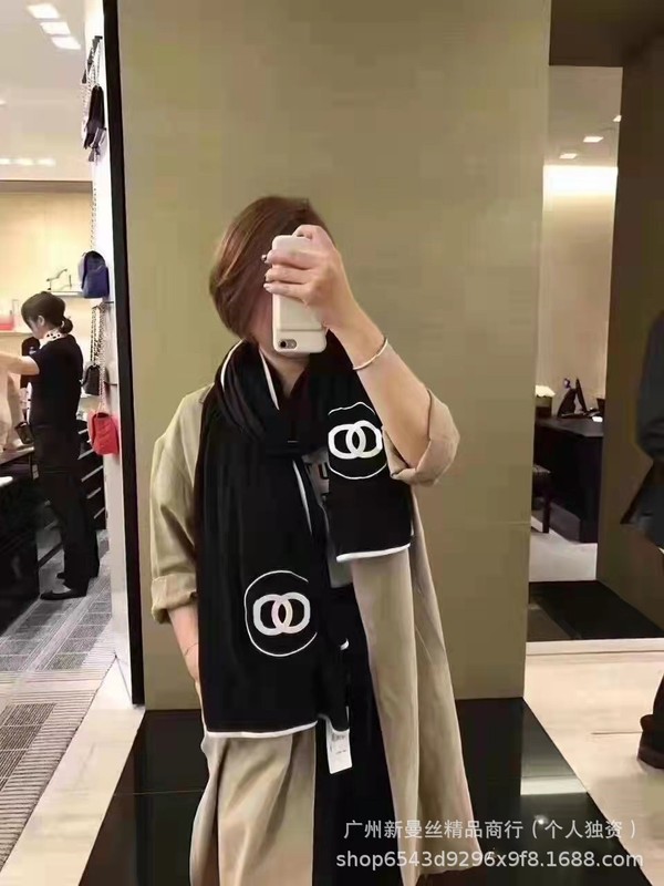 高品质金智妮娜扎吴昕同款小香围巾女双C羊毛针织黑白圆圈披肩|undefined