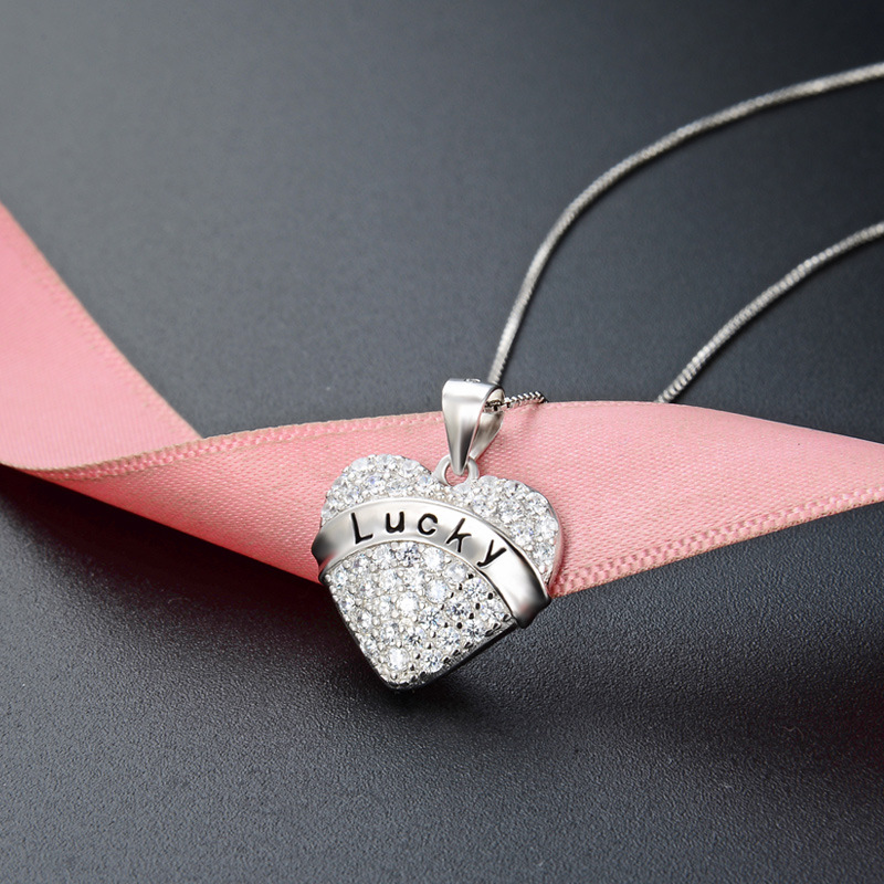 Accesorios transfronterizos europeos y estadounidenses 925 plata esterlina collar en forma de corazón nicho de diseño femenino letras colgante de piedra colgante cadena clavícula