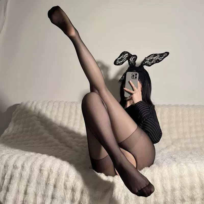 Эротическое открытие чулок