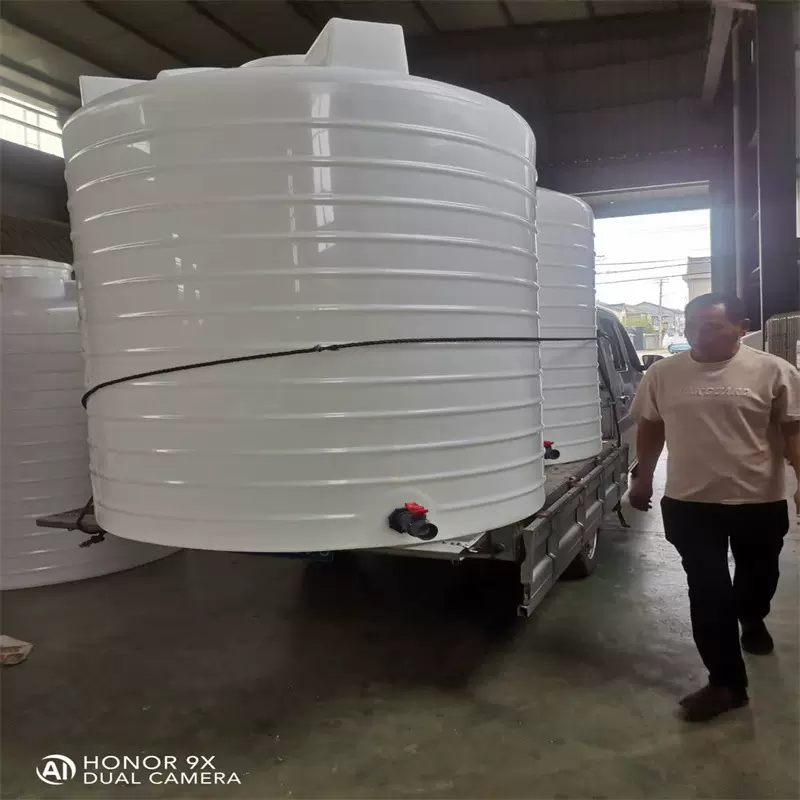 台州2吨3吨储水罐5滚塑PE水箱加厚塑料水塔10立方减水剂储罐