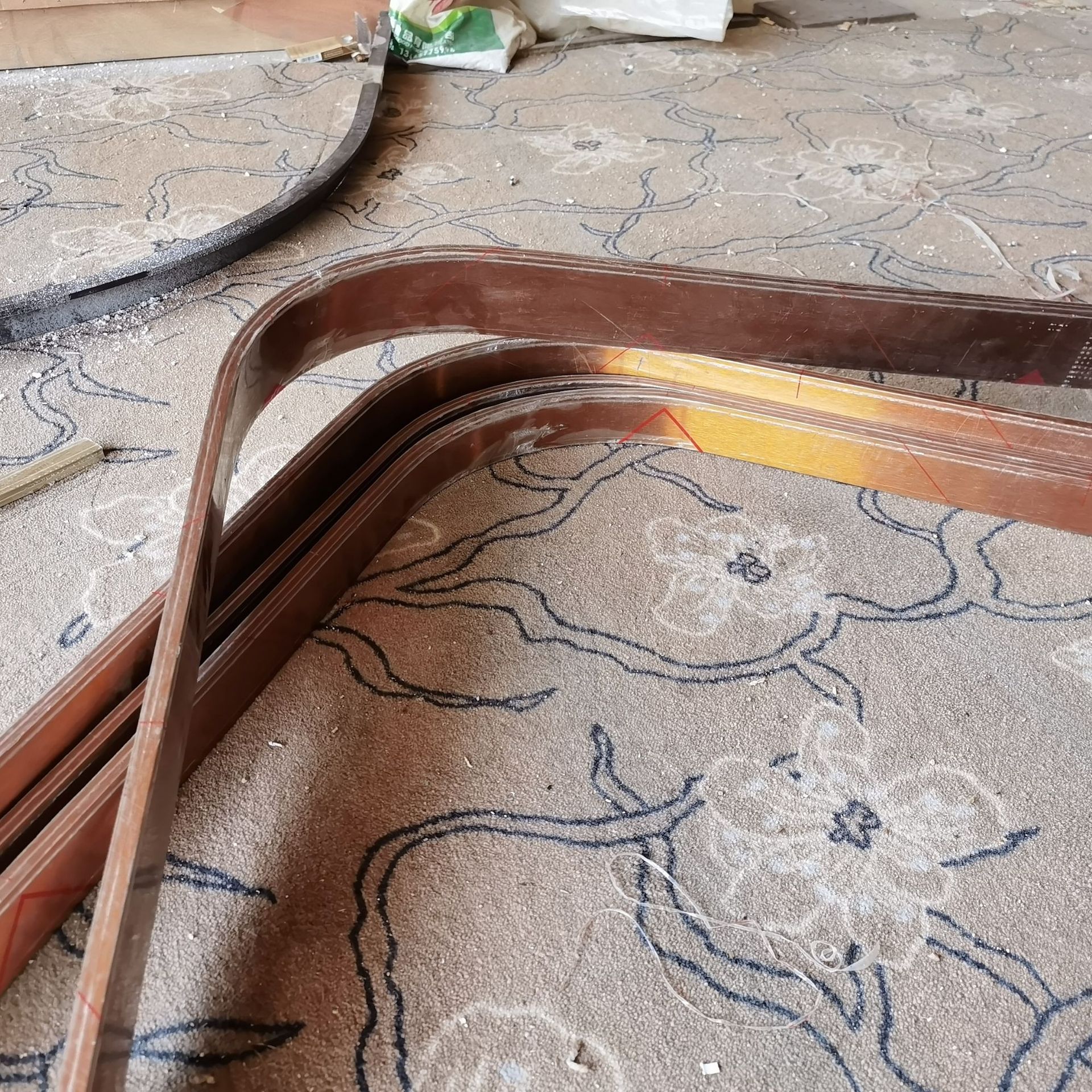 香槟金黑钛金不锈钢装饰条 不锈钢U型槽 弧形线条