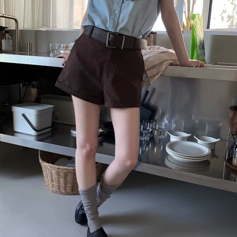 Brown American Retro Slim-Fit Denim Shorts 2026 Summer Petite High-End Versatile Straight-Leg Pants for Women Brown American Retro Slim-Fit Denim Shorts 2026 Summer Petite High-End Versatile Straight-Leg Pants for Women