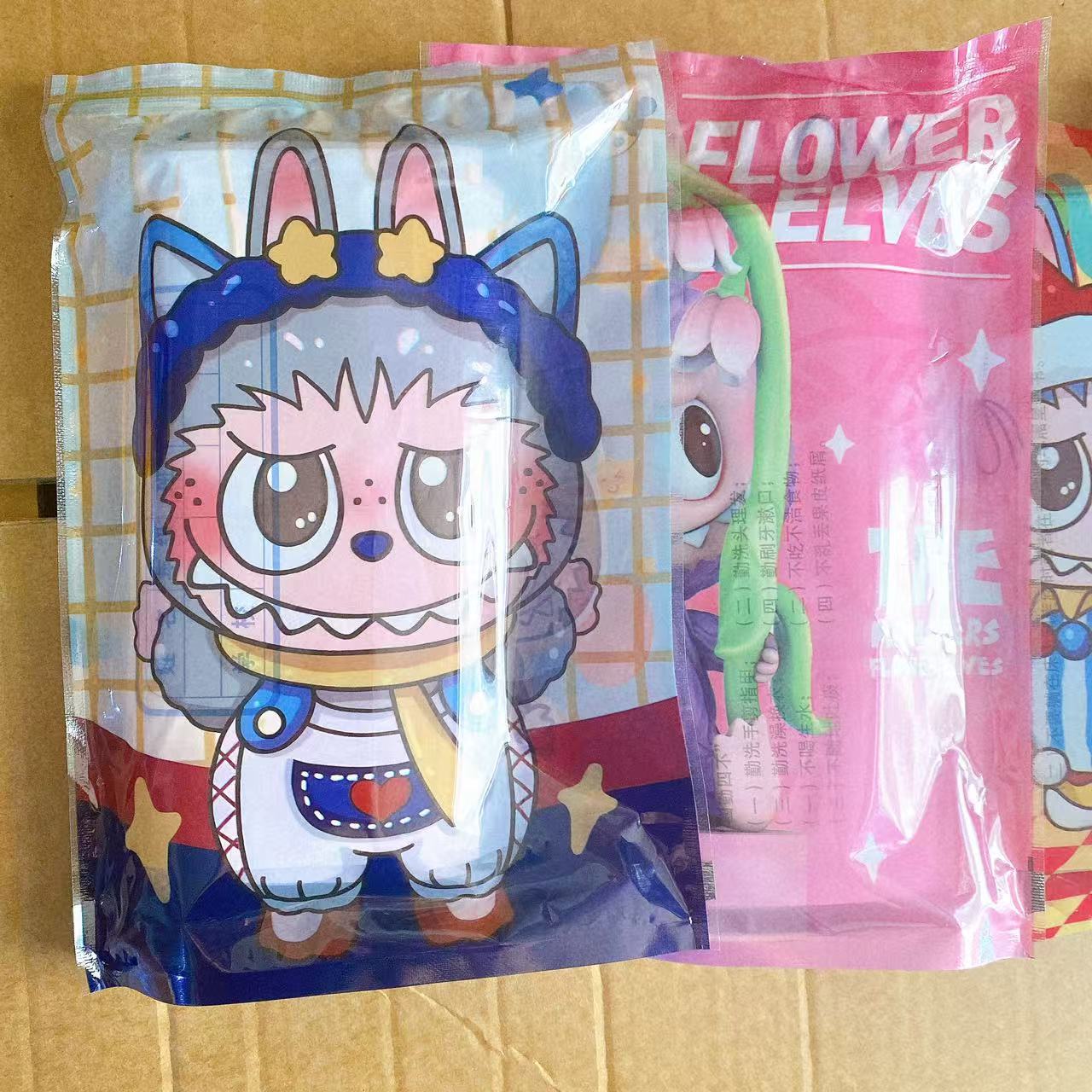Bolsas ciegas dibujos animados nuevos juguetes de estudiantes mezclar y combinar regalos de múltiples estilos de ferrules de regalo de muñeca máquina de cabina al por mayor