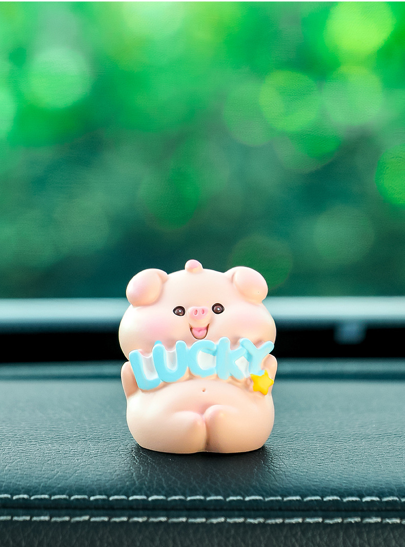 Car Ornaments Little Pig Car-Mounted Creative Cartoon Cute Internet Celebrity Decoration Gift Resin Figurine 2026 New Car Accessories